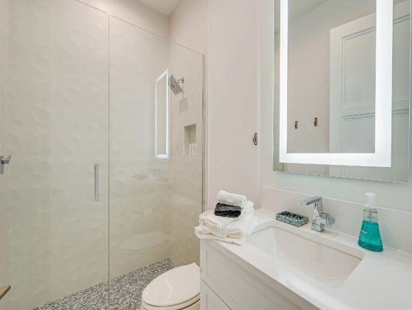 Four Bedroom Canal Front Vacation Rental in Marco Island