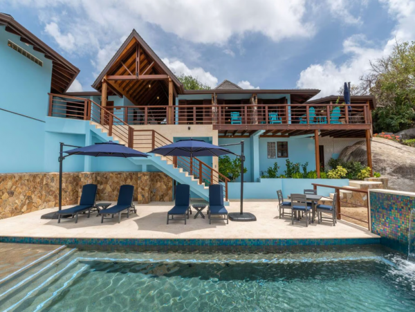 Oceanview Vacation Rental with 5 Bedrooms in Little Trunk Bay