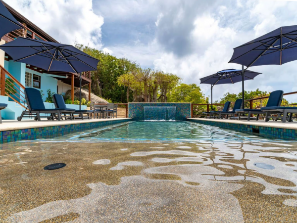Oceanview Vacation Rental with 5 Bedrooms in Little Trunk Bay