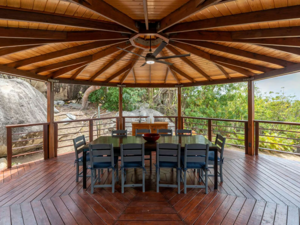 Oceanview Vacation Rental with 5 Bedrooms in Little Trunk Bay