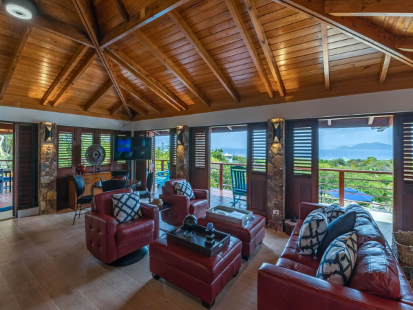 Oceanview Vacation Rental with 5 Bedrooms in Little Trunk Bay