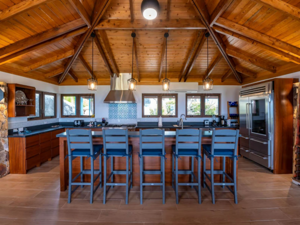 Oceanview Vacation Rental with 5 Bedrooms in Little Trunk Bay