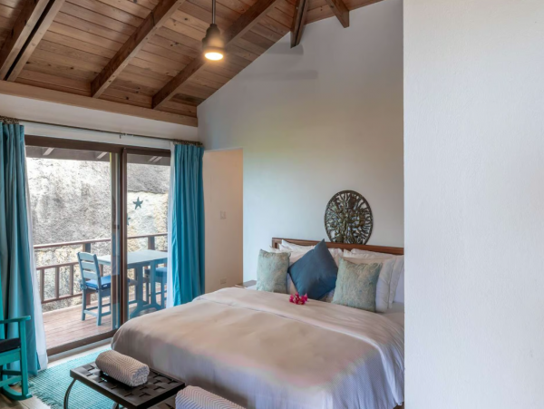 Oceanview Vacation Rental with 5 Bedrooms in Little Trunk Bay