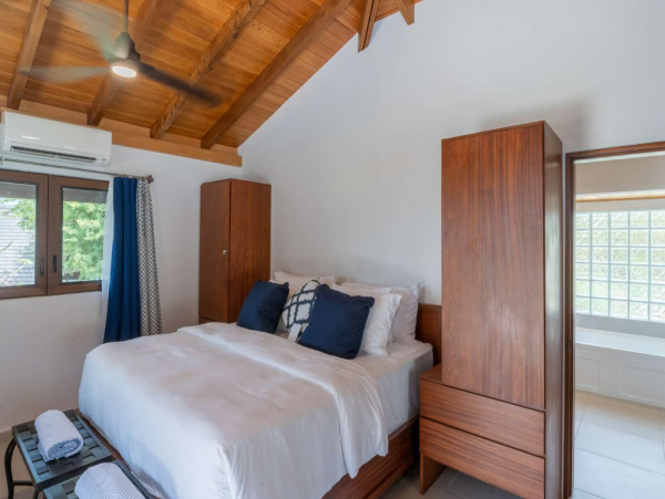 Oceanview Vacation Rental with 5 Bedrooms in Little Trunk Bay