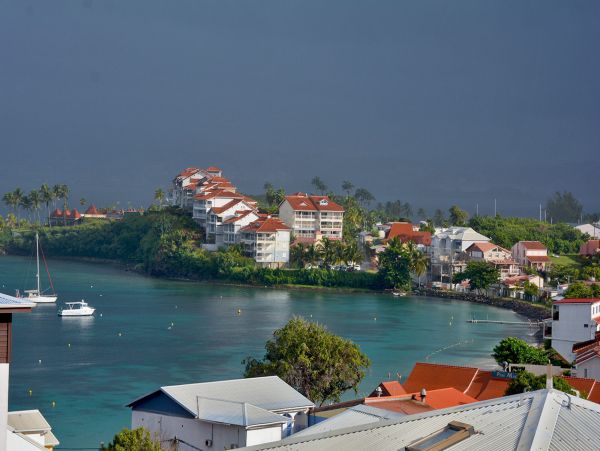 Seaside Retreat with Breathtaking Views in Trois Ilets - Perfect for Couples or Families