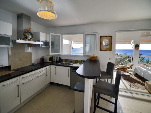 Seaside Retreat with Breathtaking Views in Trois Ilets - Perfect for Couples or Families