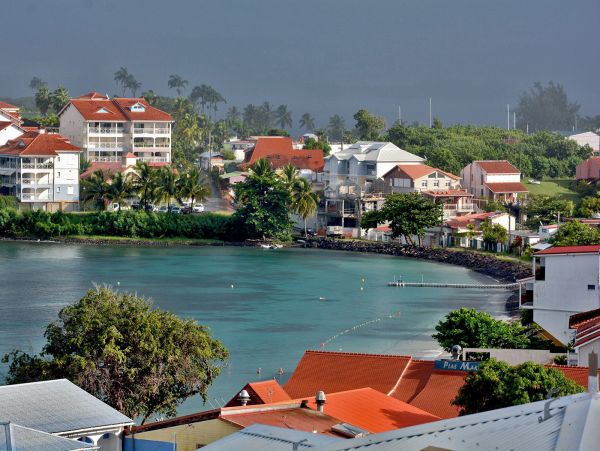 Seaside Retreat with Breathtaking Views in Trois Ilets - Perfect for Couples or Families