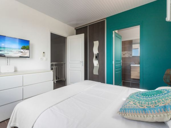 Martinique Four Bedroom Luxury Villa Walk to Beach