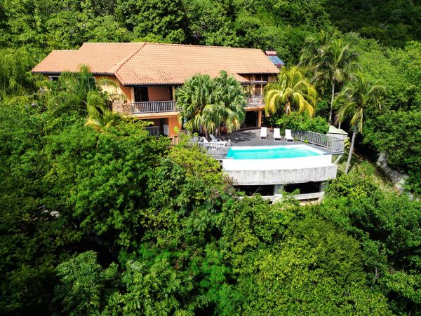 Great Villa with Pool an Sea Views in Anses d`Arlet, Martinique