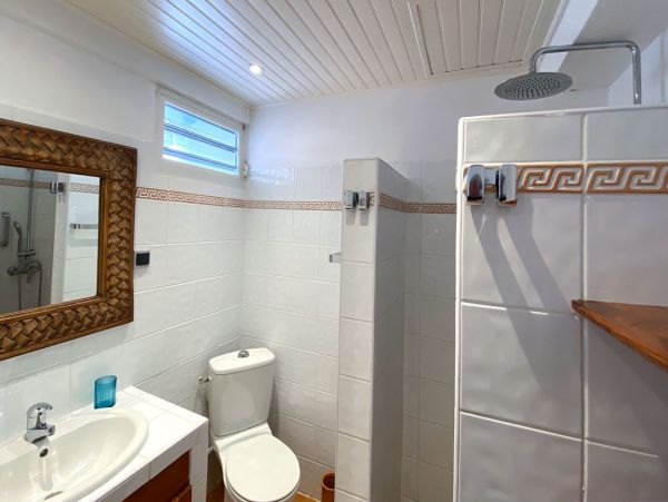 Beautiful Martinique Vacation Home Six Bedroom