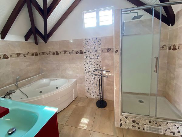 Lovely Martinique 4 Bedroom Vacation Home