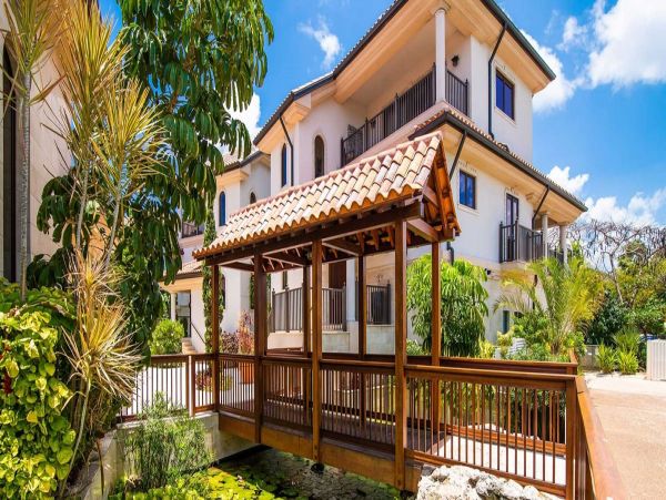 Cayman Islands Villa with 3 Bedrooms
