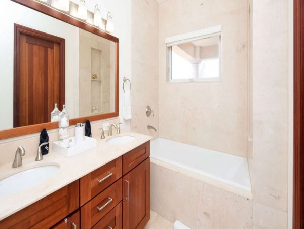 Oceanfront Three Bedroom Vacation Rental in the Cayman Islands