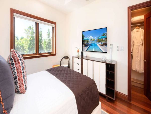 Oceanfront Three Bedroom Vacation Rental in the Cayman Islands