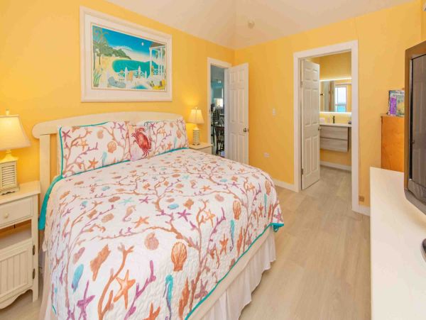 Grand Cayman Beachfront Villa Rental - Luxury 4-Bedroom Caribbean Vacation Home