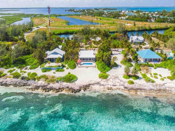 Grand Cayman Beachfront Villa Rental - Luxury 4-Bedroom Caribbean Vacation Home