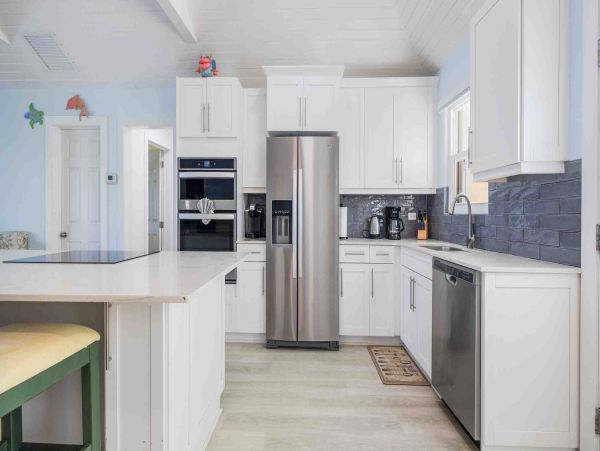 Grand Cayman Beachfront Villa Rental - Luxury 4-Bedroom Caribbean Vacation Home