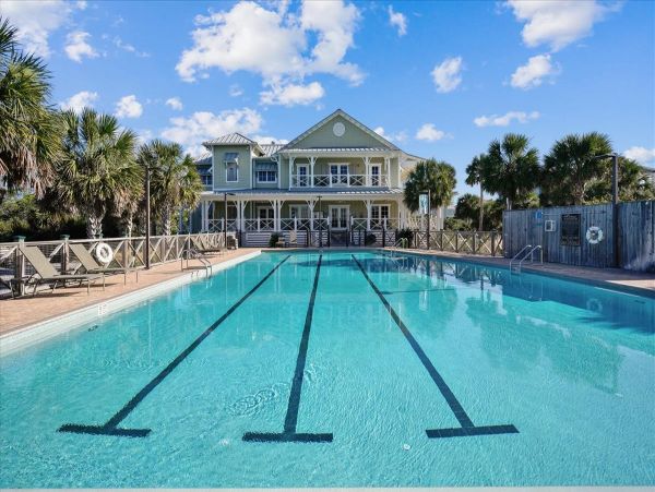 Beachfront Five Bedroom Vacation Rental in St. George Island