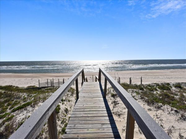 Beachfront Five Bedroom Vacation Rental in St. George Island