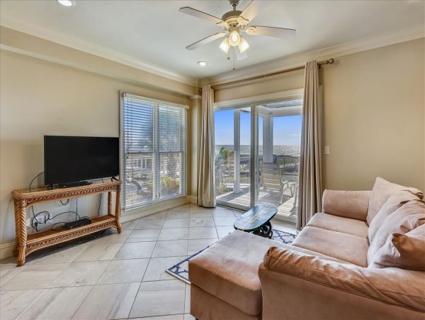 Beachfront Five Bedroom Vacation Rental in St. George Island