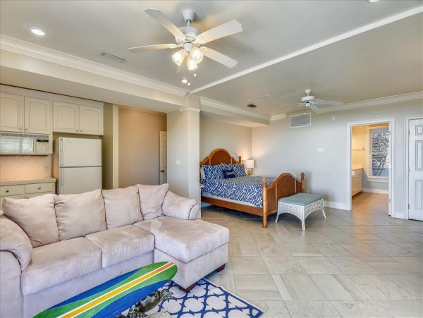 Beachfront Five Bedroom Vacation Rental in St. George Island