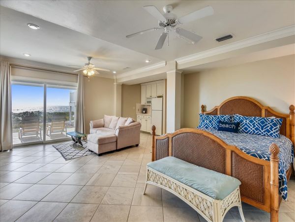 Beachfront Five Bedroom Vacation Rental in St. George Island