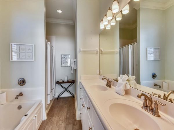 Beachfront Five Bedroom Vacation Rental in St. George Island