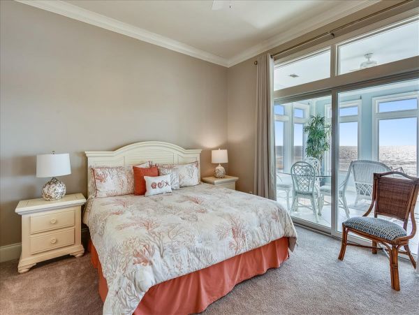 Beachfront Five Bedroom Vacation Rental in St. George Island