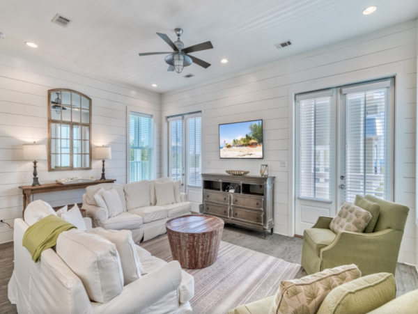 Beautiful 4 Bedroom Vacation Getaway with Gulf Views