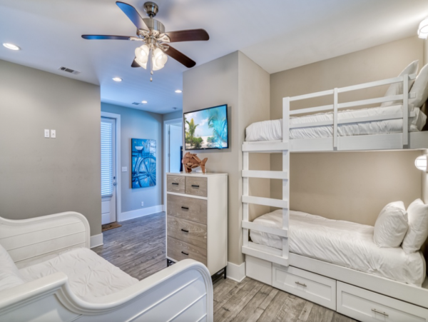 Beautiful 4 Bedroom Vacation Getaway with Gulf Views