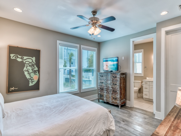 Beautiful 4 Bedroom Vacation Getaway with Gulf Views