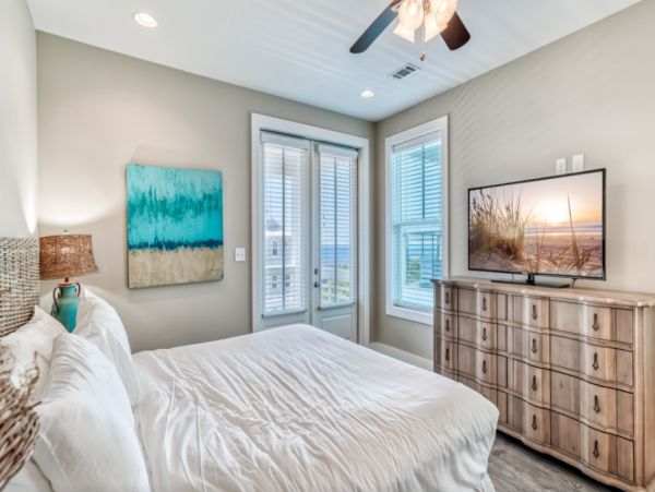 Beautiful 4 Bedroom Vacation Getaway with Gulf Views