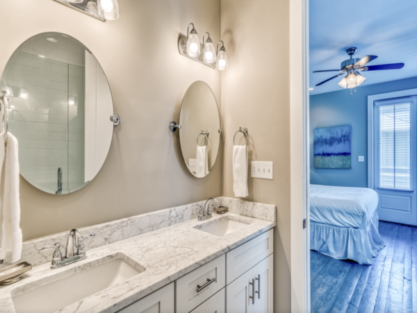 Beautiful 4 Bedroom Vacation Getaway with Gulf Views