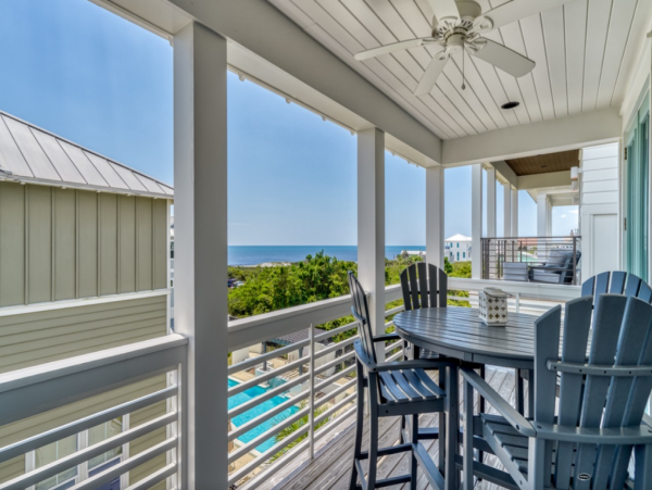 Beautiful 4 Bedroom Vacation Getaway with Gulf Views