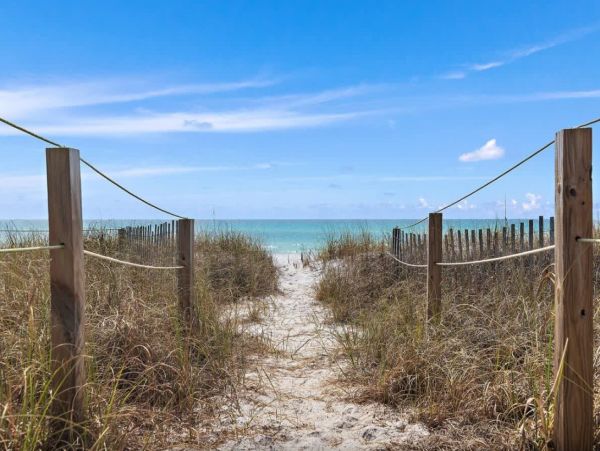 Gulf Front Vacation Rental Florida - Luxury Beachfront Home