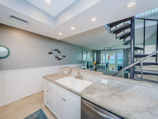 Belleair Beach Condo with 2 Bedrooms