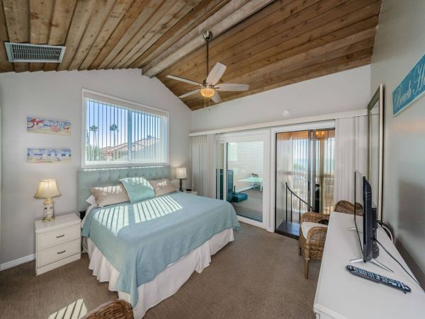 Belleair Beach Condo with 2 Bedrooms