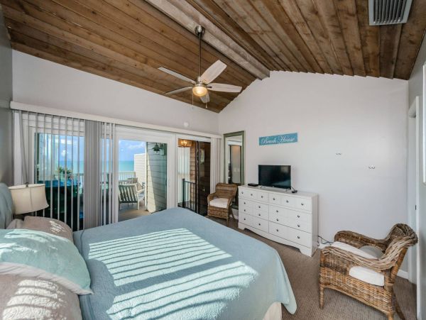 Belleair Beach Condo with 2 Bedrooms