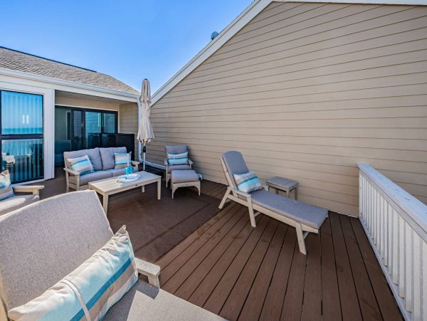 Belleair Beach Condo with 2 Bedrooms