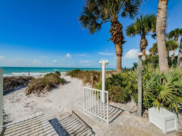 Belleair Beach Condo with 2 Bedrooms