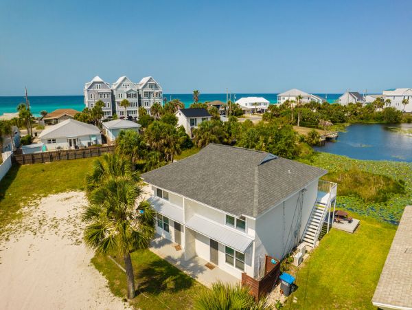 Two Bedroom Vacation Rental Two Minutes from the Beach