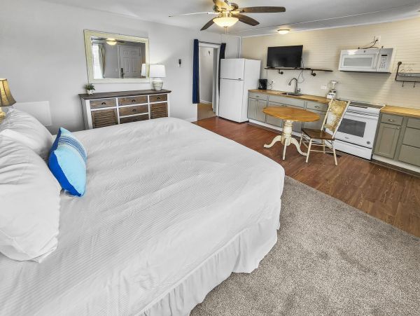 Two Bedroom Vacation Rental Two Minutes from the Beach