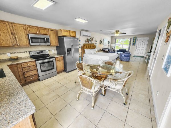 Two Bedroom Vacation Rental Two Minutes from the Beach