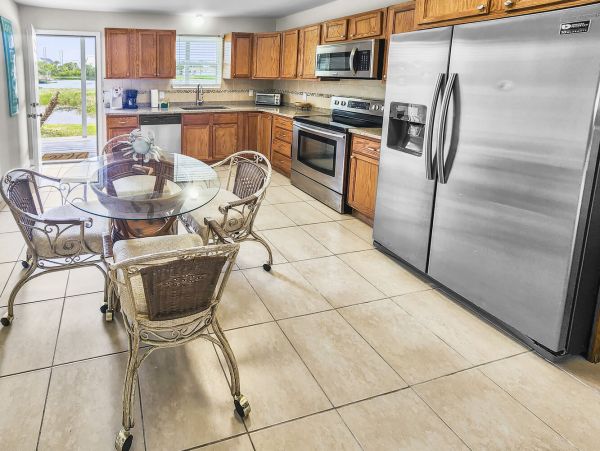 Two Bedroom Vacation Rental Two Minutes from the Beach