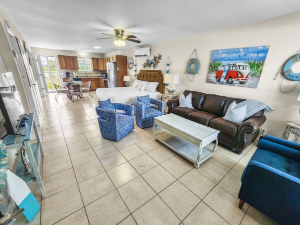 Two Bedroom Vacation Rental Two Minutes from the Beach