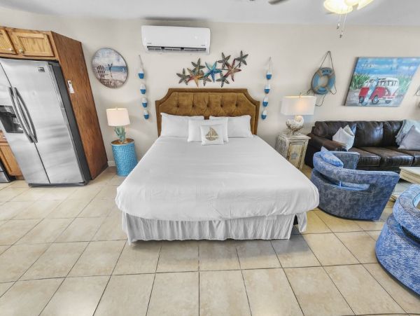 Two Bedroom Vacation Rental Two Minutes from the Beach