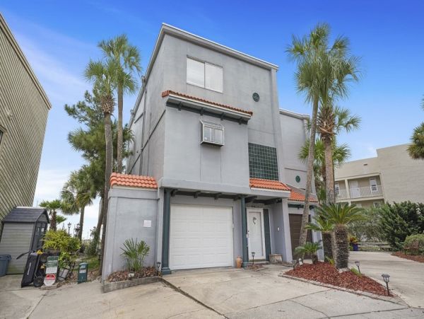 Gulf Views Destin Vacation Home Three Bedroom