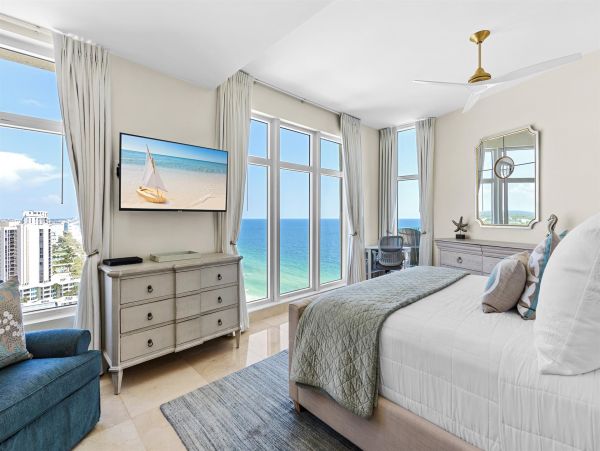 Beachfront Penthouse with Amazing Views in Destin