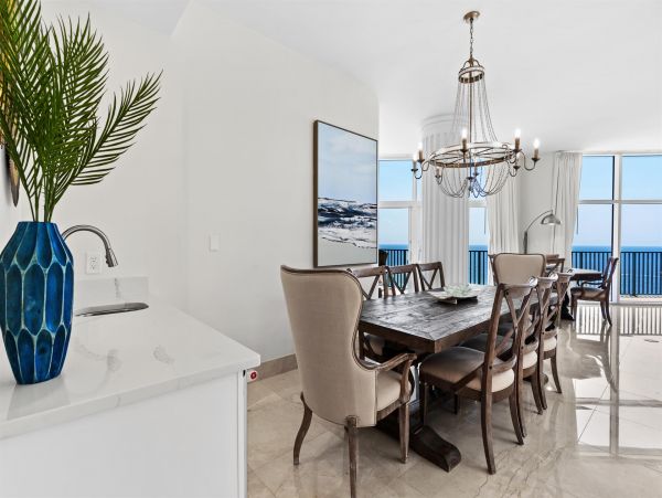 Beachfront Penthouse with Amazing Views in Destin