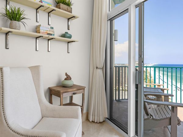 Beachfront Penthouse with Amazing Views in Destin